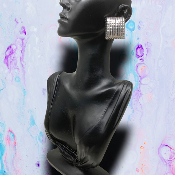 Vintage 1980's Oversized Silver Tone Hatched Square Earrings Clip On Mogul - Picture 3 of 5